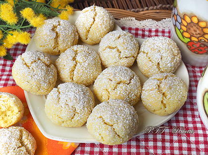 Biscotti di semola e cocco