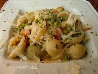 Pasta e piselli saporita